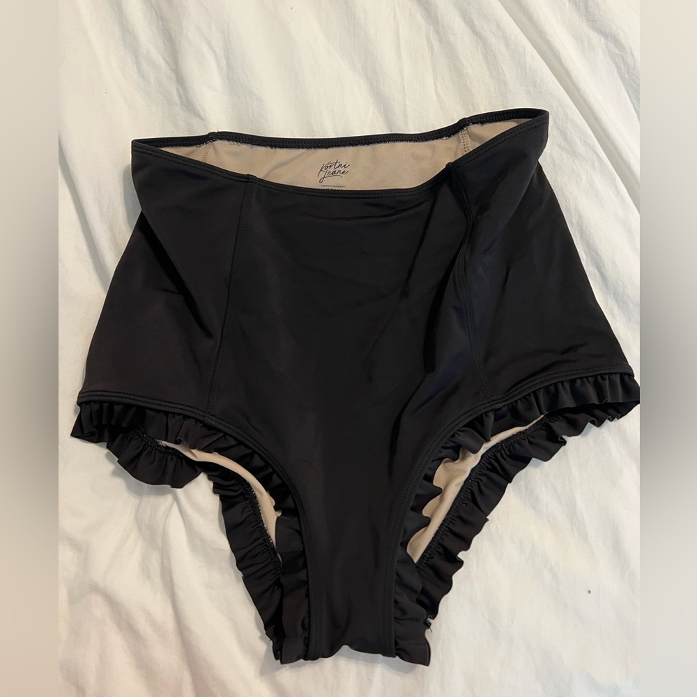 Kortni Jeane high waisted ruffle bottoms